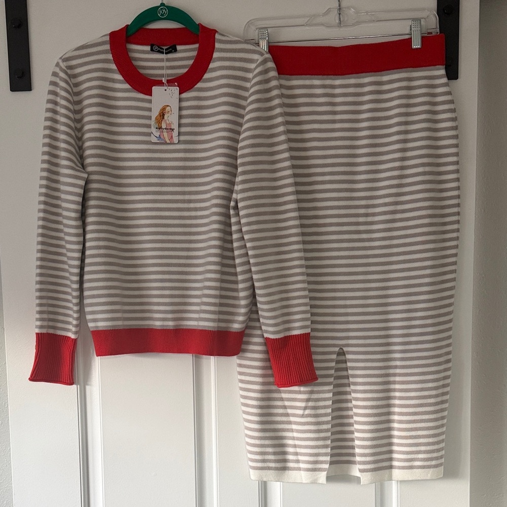 Chic Red and Gray Striped Pencil Skirt